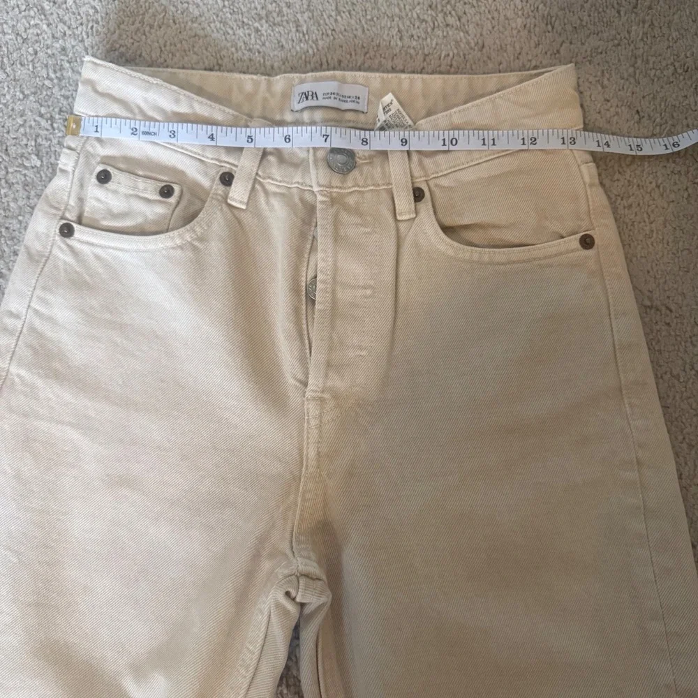 ZARA Beige High Rise Mom Jeans‎ Women Size 2